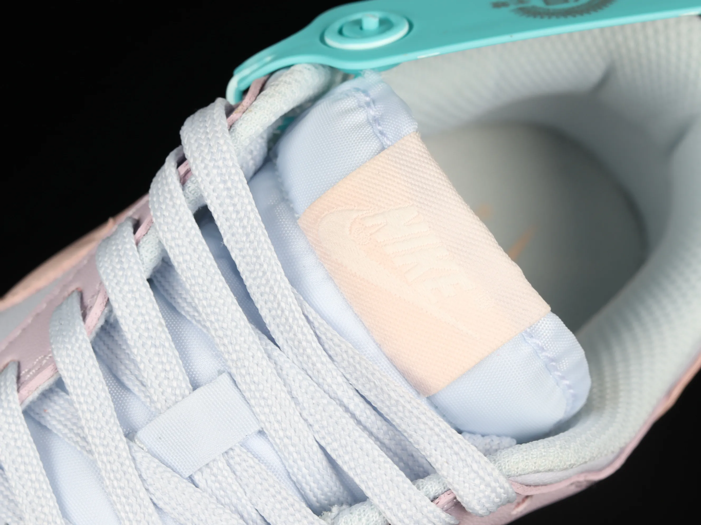 All categories Nk SB Dunk series Nk SB Dunk Low low-top sneakers F version special price Nk Dunk SB Low blue purple pink SB smashed backboard fashion casual sneakers DD1503-001